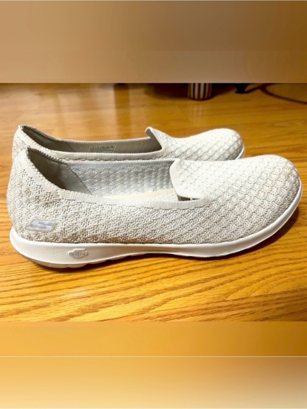Women’s Skechers  Slip-On Knit Loafers size 9